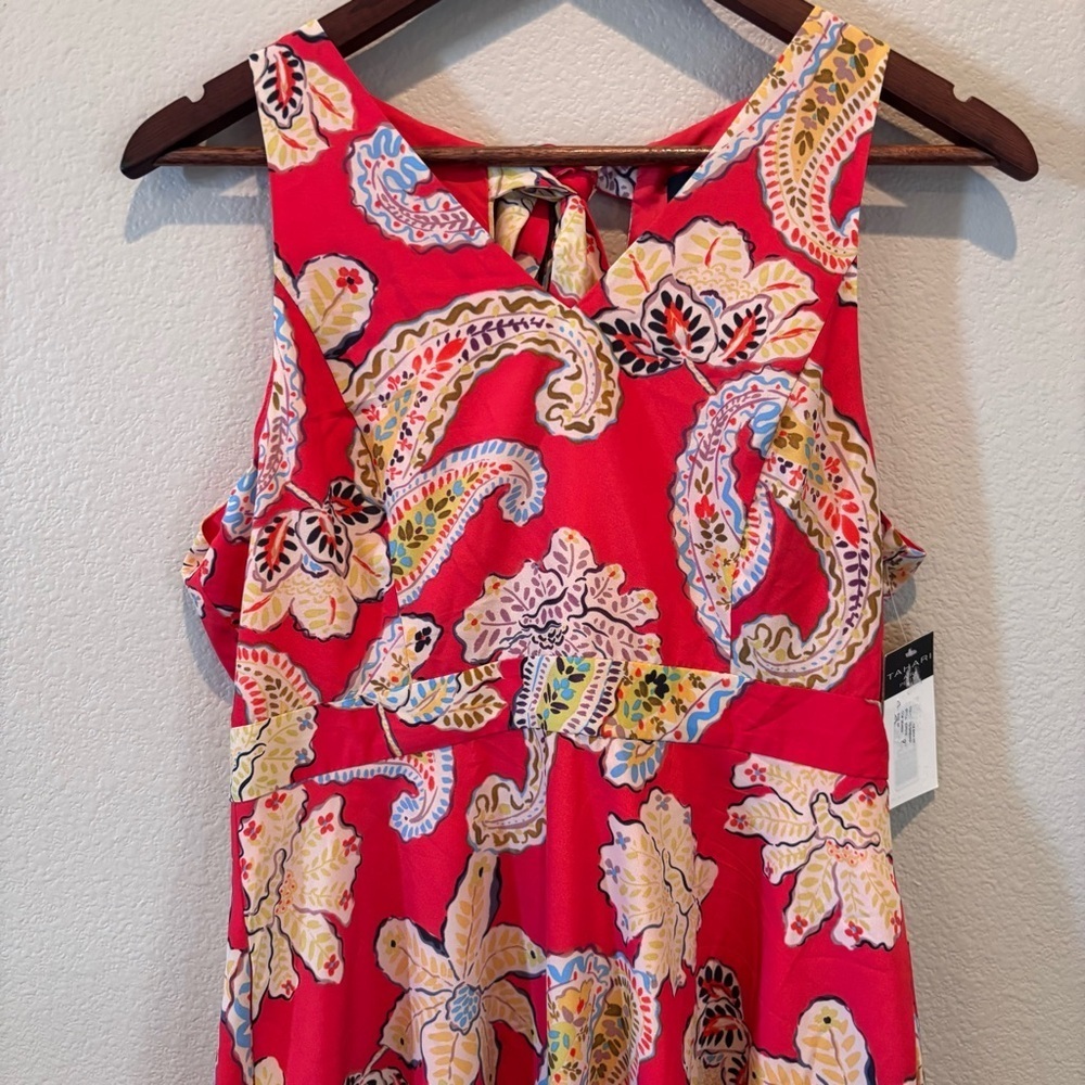 NWT Tahari ASL Printed Floral Tie Back Midi Dress In Grenadine Paisley, size 6P - Picture 4 of 12